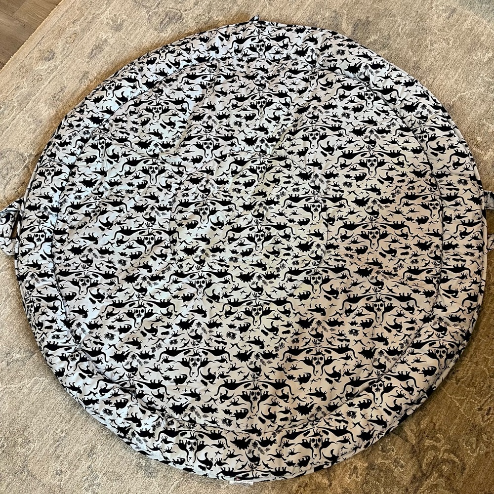 Bebe au Lait Play Mat (Dinosaur print)